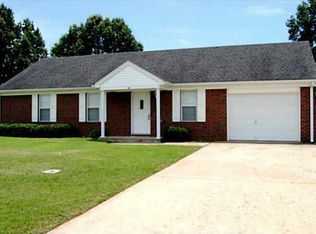 91 Royal Oaks Dr, Brighton, TN 38011