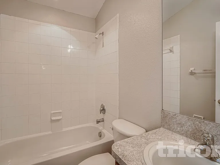 3526 Morgans Bluff Ct — Photo 11