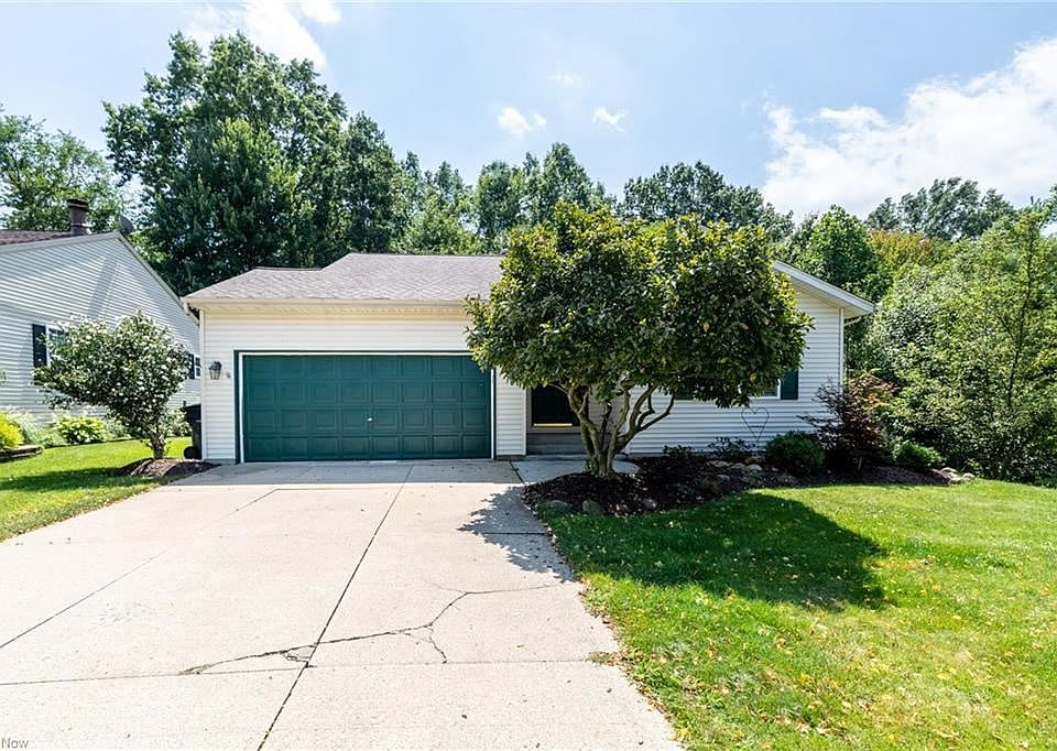 1st image of 942 Elizabeth Ct