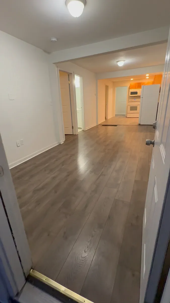 Building Photo - 10 Cherry St #1