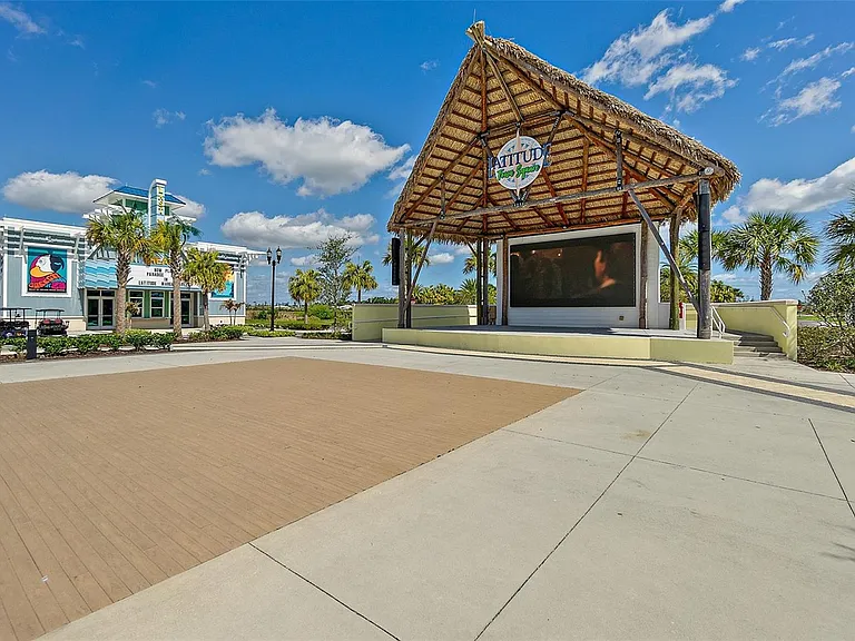 Town Center Band Shell: live music most Friday and Saturday nights (weather permitting)