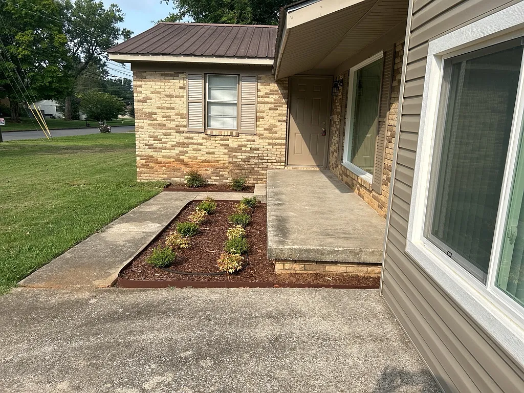 307 Curtis Drive SE - 1 — Photo 2