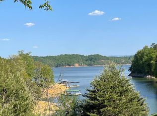 947 Waterstone Dr, Dandridge, TN 37725