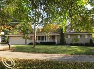 475 Eaton Dr, Northville, MI