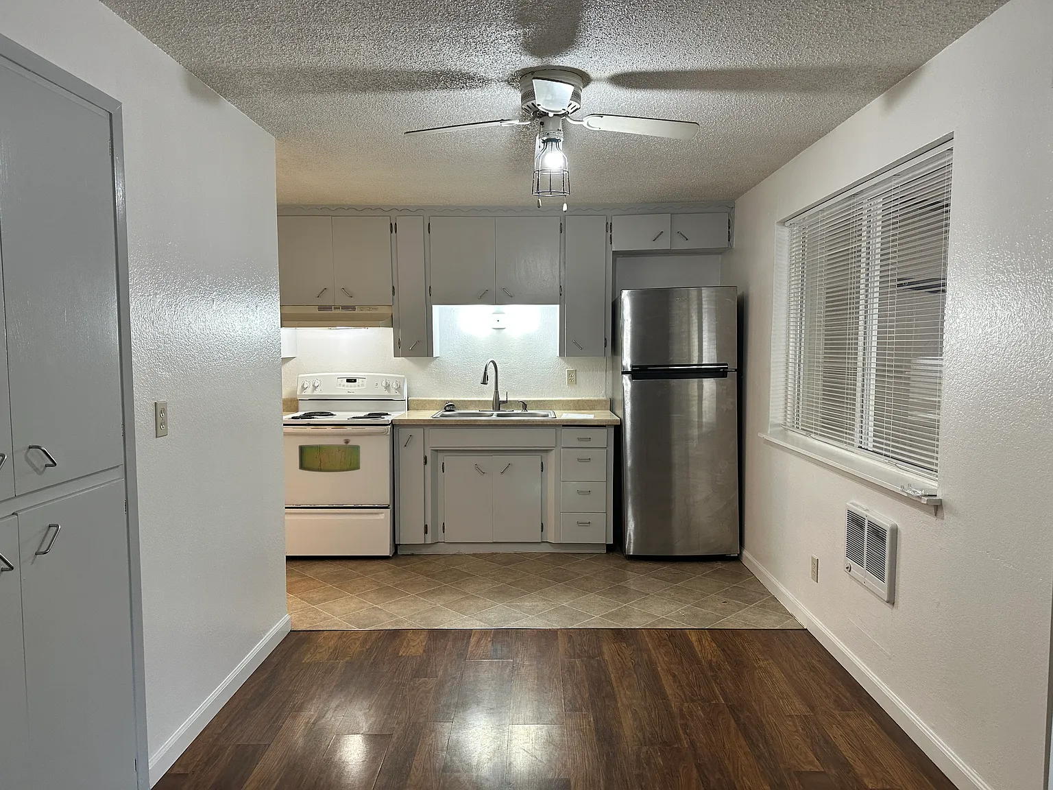 2 bed, 800 sqft, $1,495 — Photo 2
