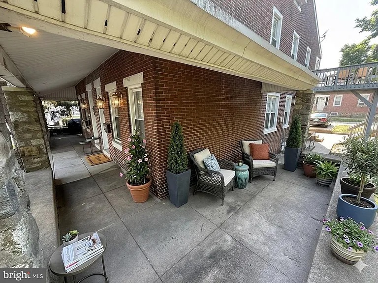 6402 Oxford Ave #1 — Photo 2