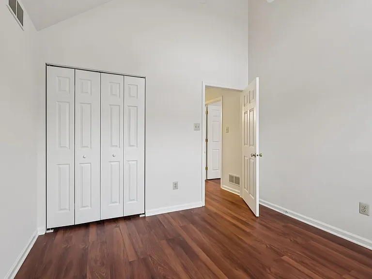 Autumn Park Apartments — Photo 28