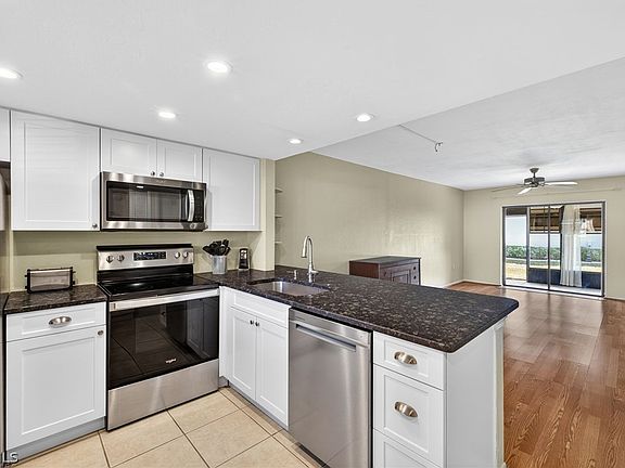 3rd image of 1251 Barrett Rd APT 702