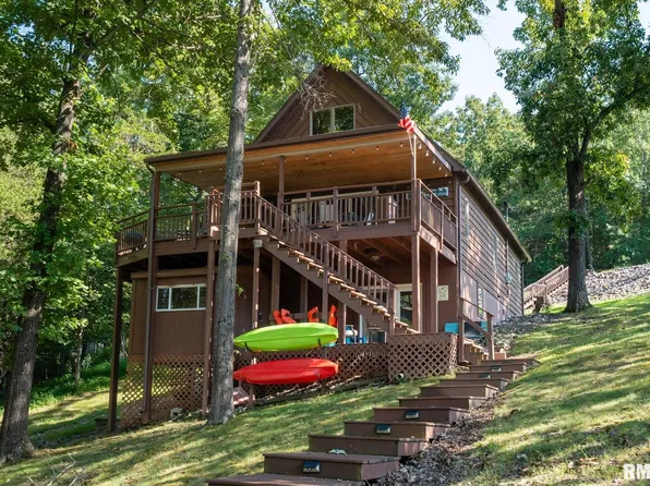 565 Lake Shore Dr N, Goreville, IL 62939