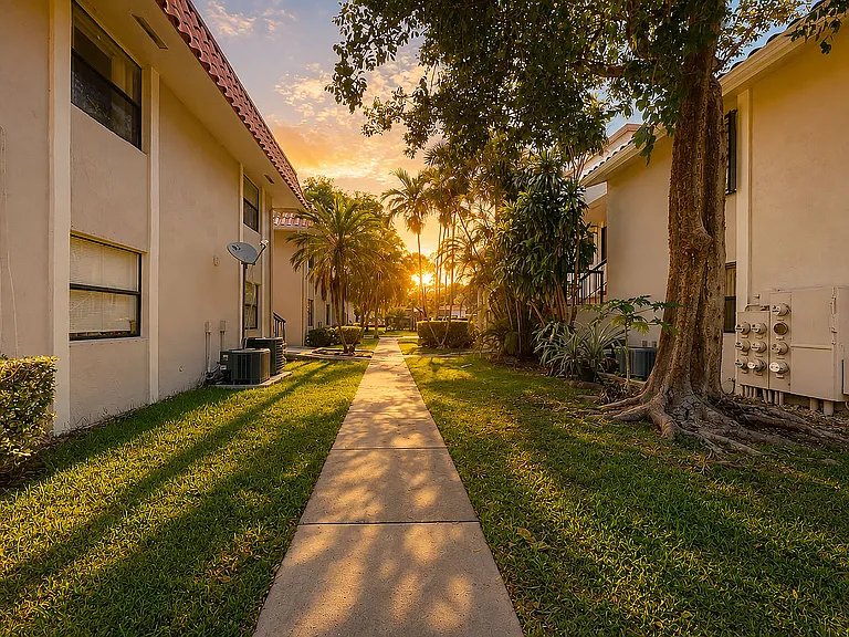 9732 Hammocks Blvd #102 — Photo 41