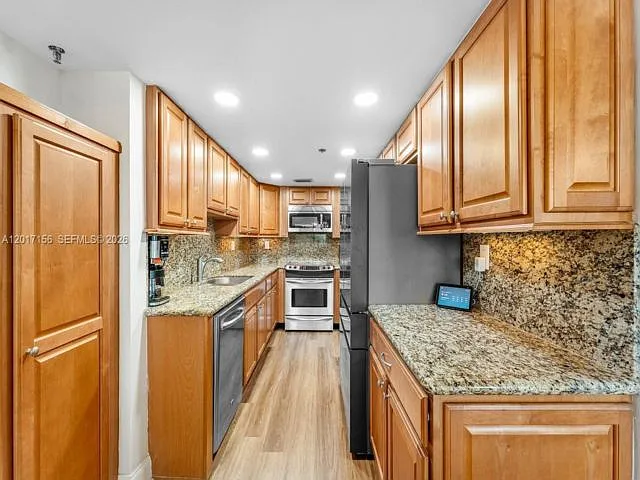 364 Golfview Rd #505