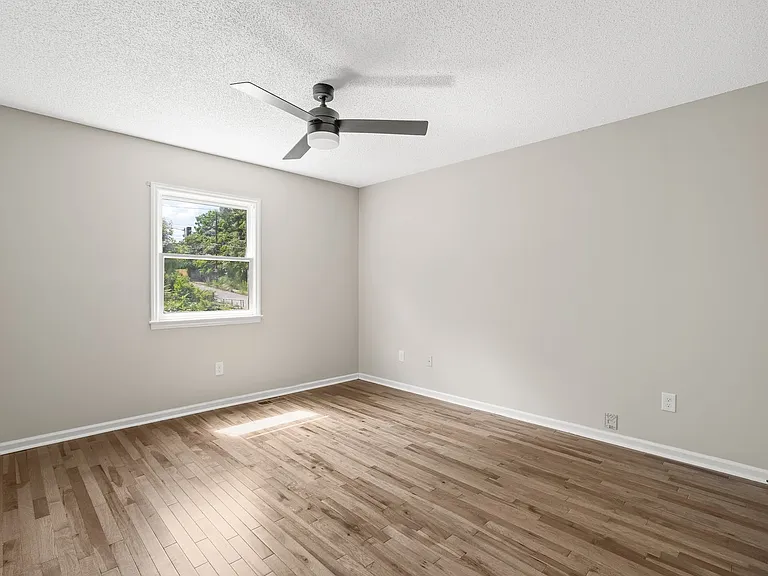 800 Arlington St — Photo 11