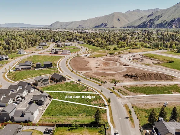 280 San Badger Dr, Hailey, ID 83333
