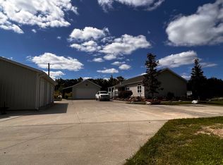 562 S Harrison Ave, Harrison, MI 48625