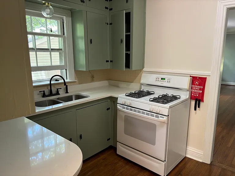 453 E Prospect St — Photo 11