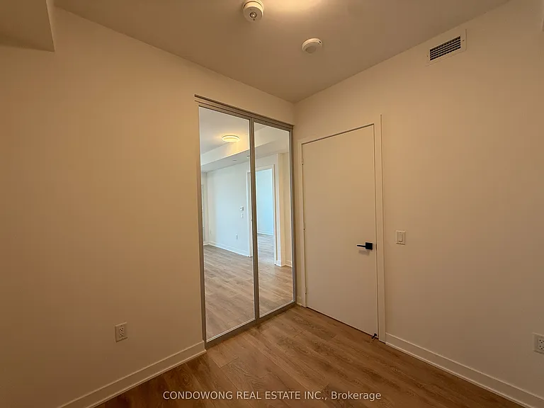 1185 Dupont St #513 — Photo 10