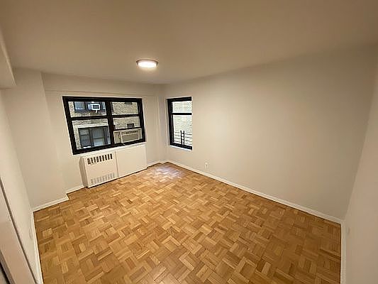 4th image of 400 E 55th St APT 16H
