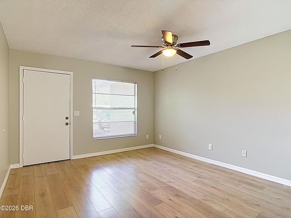 4th image of 651 W Blue Lake Ter