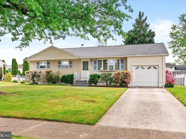 857 Estates Blvd, Hamilton, NJ 08690