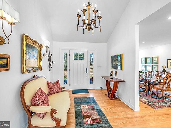 4th image of 5728 Pirates Cove Rd