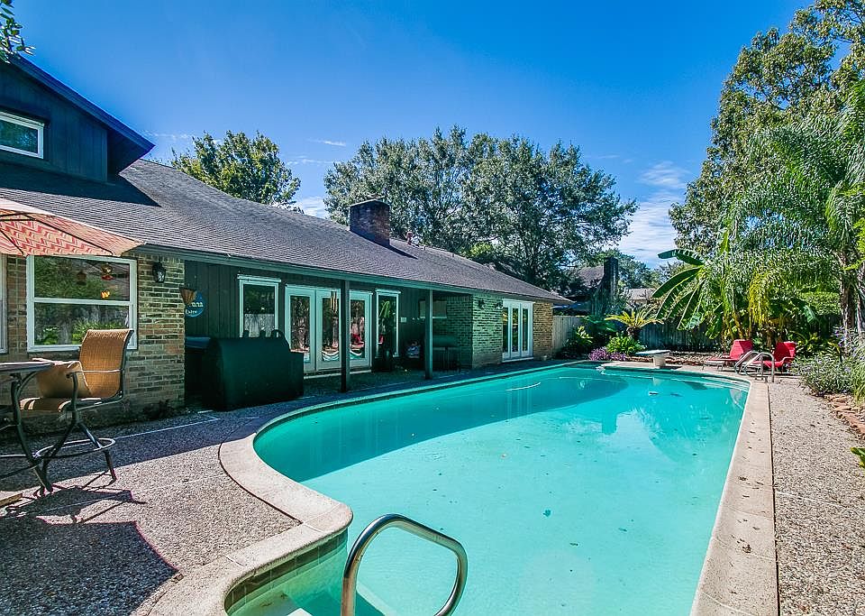 1st image of 15811 Mesa Verde Dr