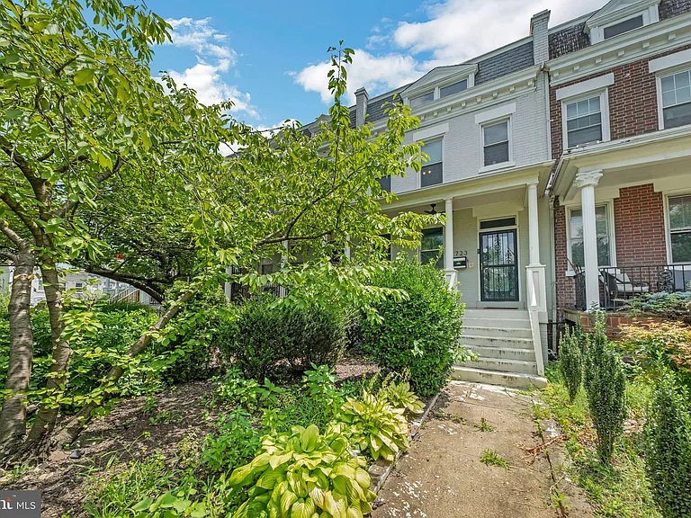 723 K St NE — Photo 25