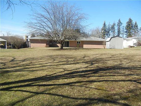 3rd image of 141 Everest Dr