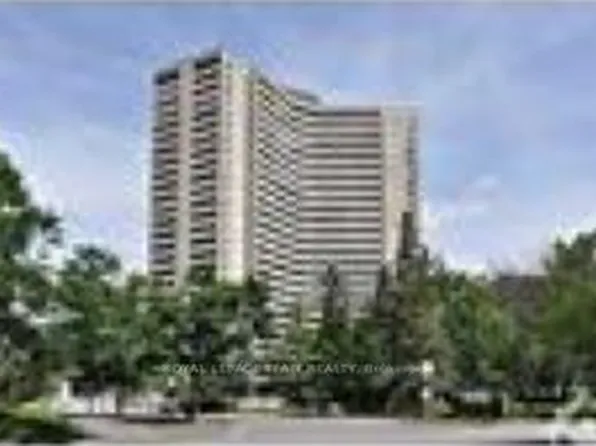 1081 Ambleside Dr, Ottawa, ON