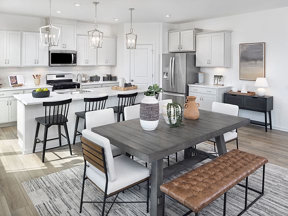 Photo representation of the Sequoia plan. Colors, finishes and options will vary.