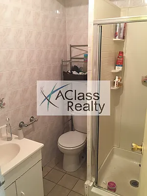 Rented by A Class Realty Long Island City LLC | media 1