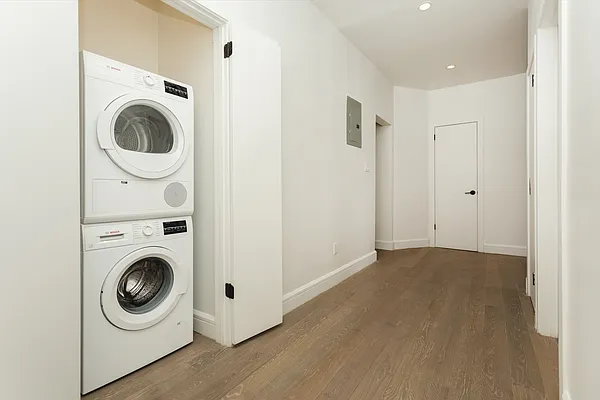 Rented by Blip LLC | media 8