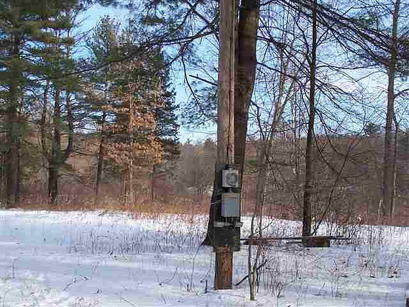 4th image of 128 FINCH Road