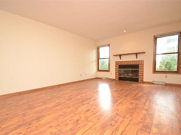 2nd image of 474 Basswood Ave #474