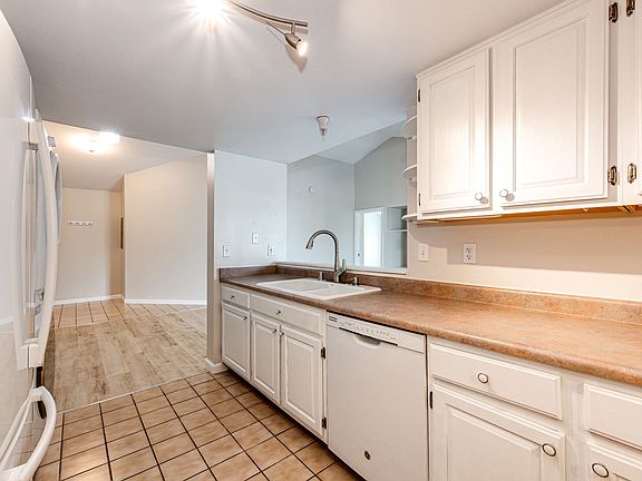 5th image of 12333 W Cross Dr #307