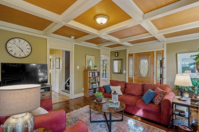 5th image of 2531 Englewood Avenue
