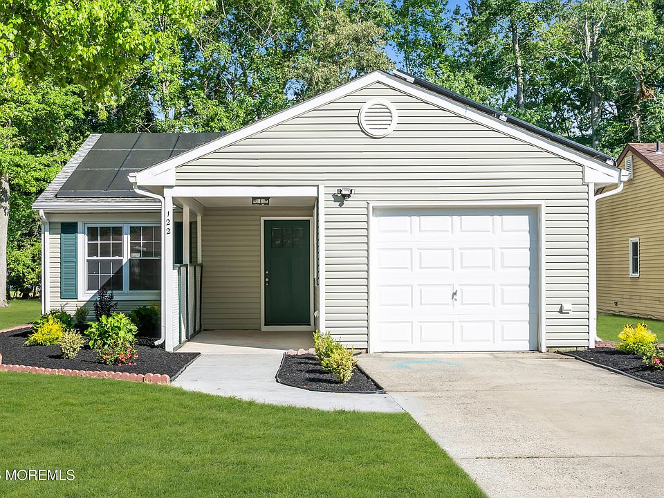 1st image of 122 Lexington Drive