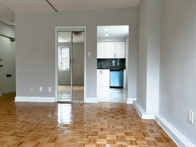 75 Spencer Ave — Photo 9