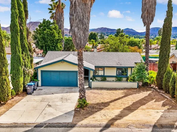 23589 Vista Way, Canyon Lake, CA 92587