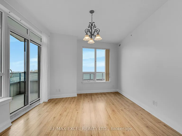 7161 Yonge St #625 — Photo 18