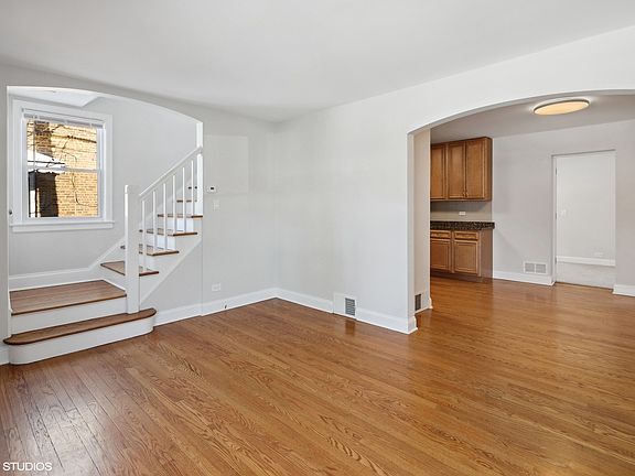 3rd image of 5369 N Oconto Ave