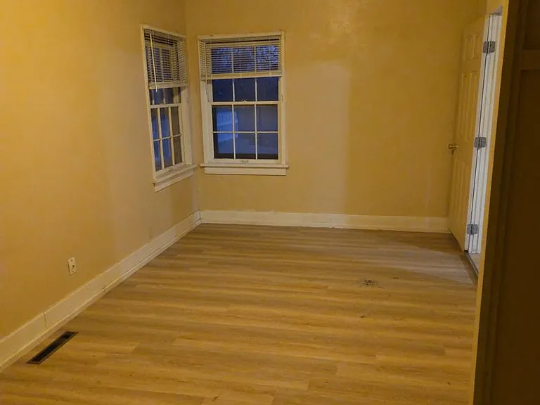216 C Ave #A — Photo 6