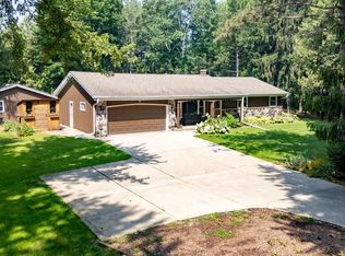6775 Glacier Dr, West Bend, WI 53090