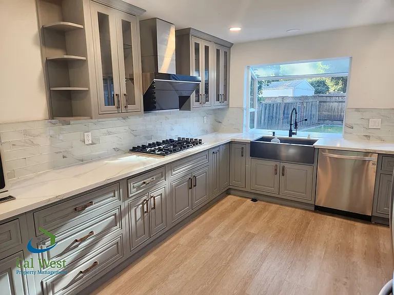 7521 Santa Barbara Dr — Photo 3