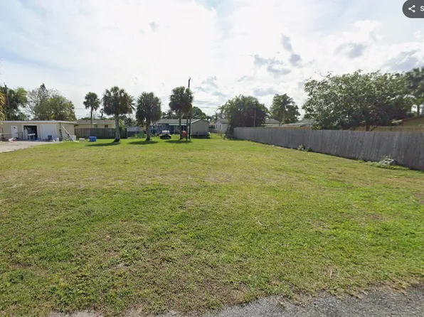 000 URANUS Terrace, West Palm Beach, FL 33403