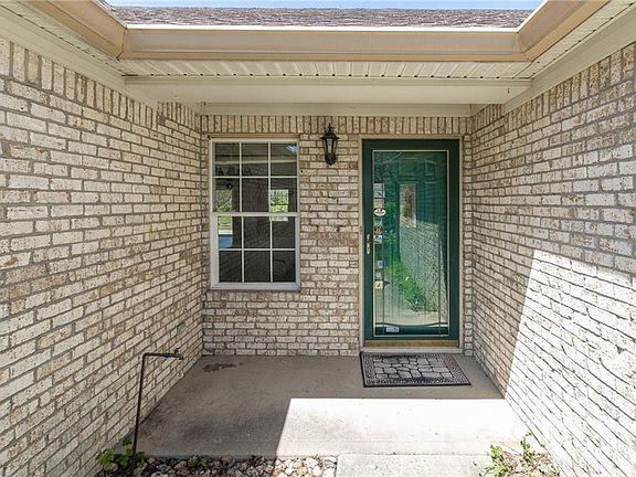 2nd image of 2314 Willowview Dr