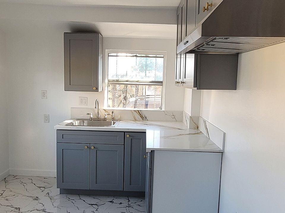 1st image of 352 E 52nd St #3aaf57532