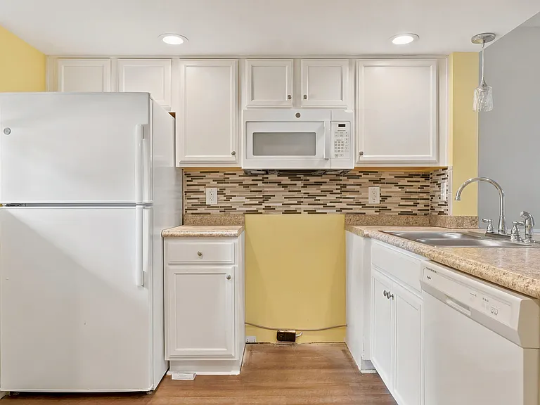 1301 Pridgen Rd #1004 — Photo 12
