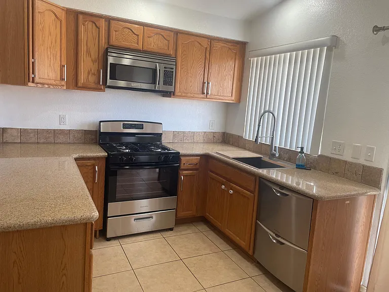 13778 Mount Baldy Way — Photo 9