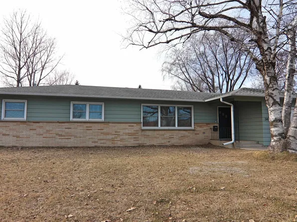 34 S Pontiac Dr, Janesville, WI 53545