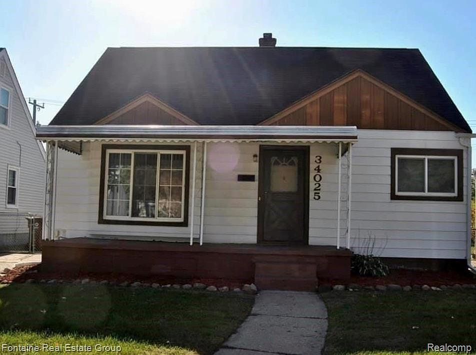 1st image of 34025 Glover St
